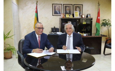 The University of Jordan, represented by the Consulting and Training Center and the Biological Cell Company for Laboratories and Medical Research “Baby Cord,” signed a memorandum of understanding for training cooperation.